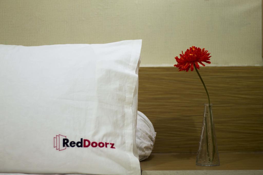 Reddoorz Near Tegalega Park Hotel Bandung Exterior photo